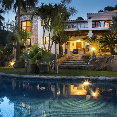 Torres Caron Villa *