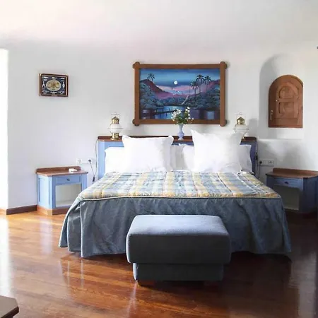 Torres Caron Villa Santa Eularia des Riu