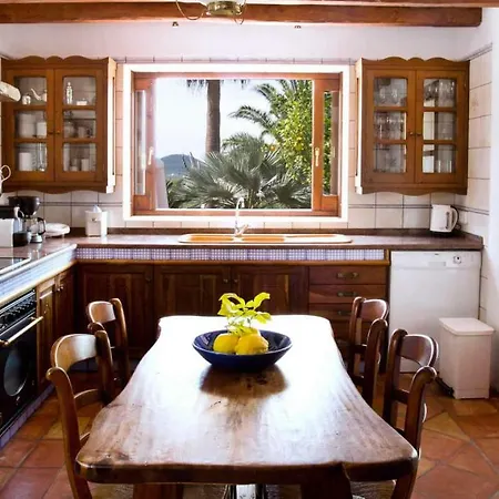 Torres Caron Villa